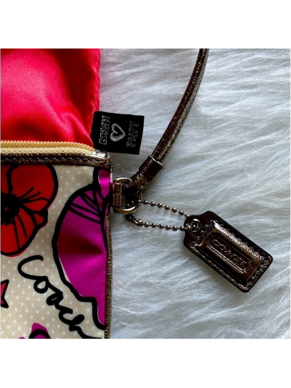Coach Poppy Wristlet - Picture 3 of 11
